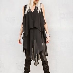X-large tunic top, black, layered, flowing.